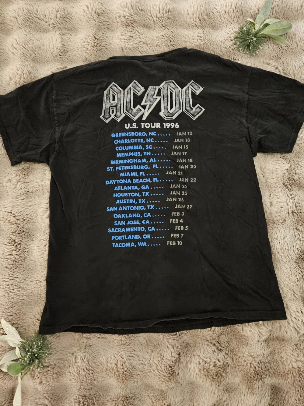 AC/DC Ballbreaker U.S. Tour 1996 Graphic T-Shirt – S/M